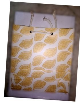 Small Beautiful Flower Printed Bag for Gifting